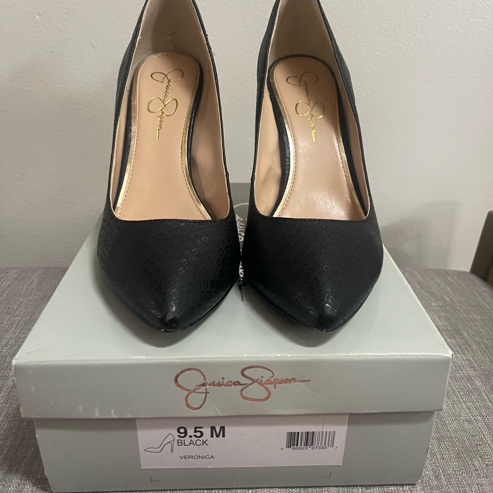 Jessica Simpson Black Textured Heels